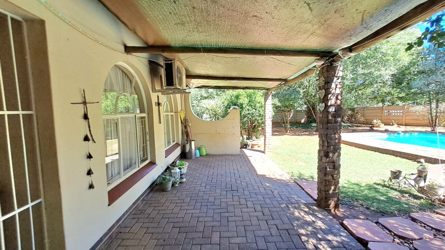 3 Bedroom Property for Sale in Langenhovenpark Free State